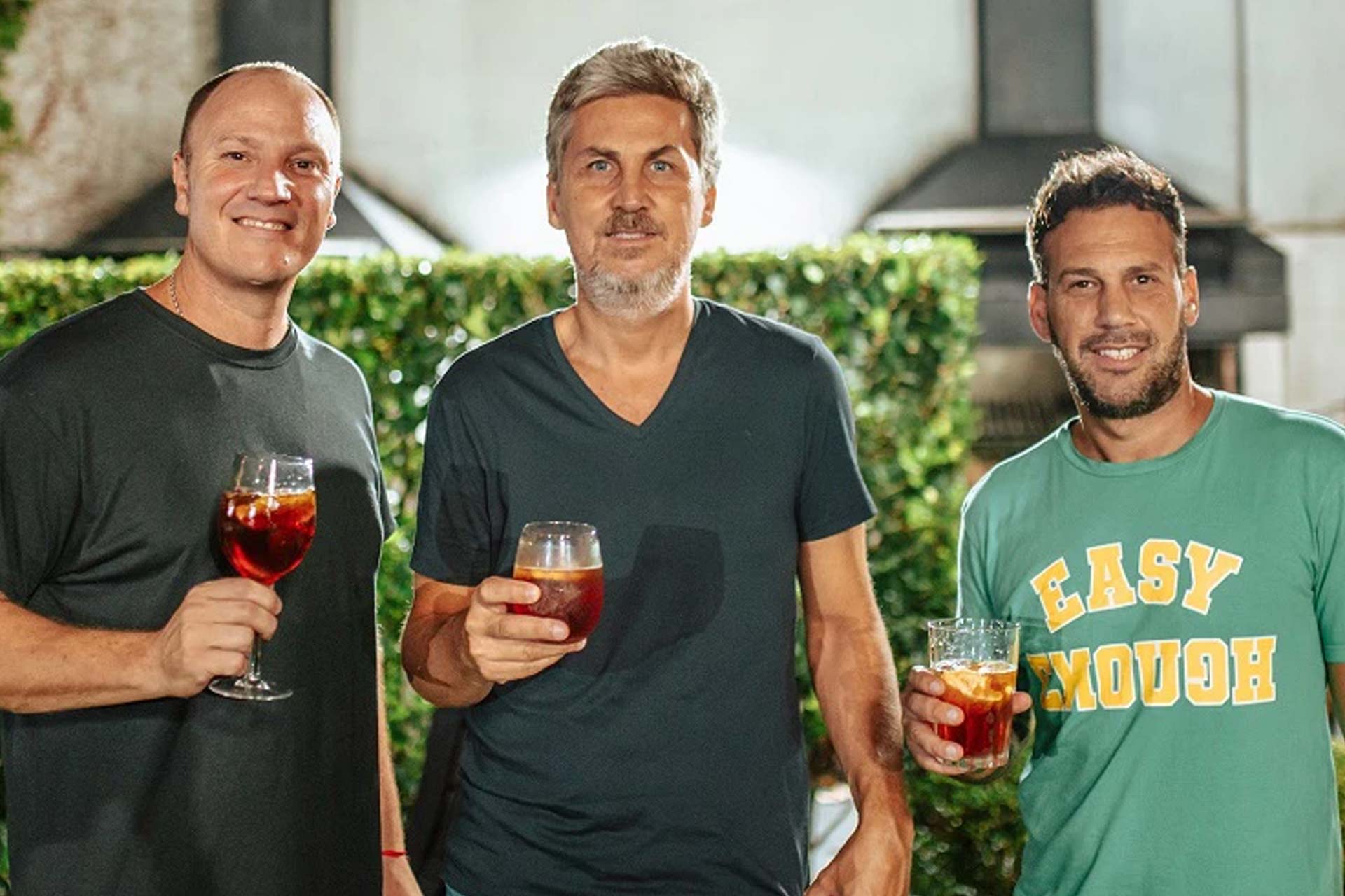 Bien plantados - Se juntaban a comer asado pero cambiaron y crearon hamburguesas cuadradas sin carne